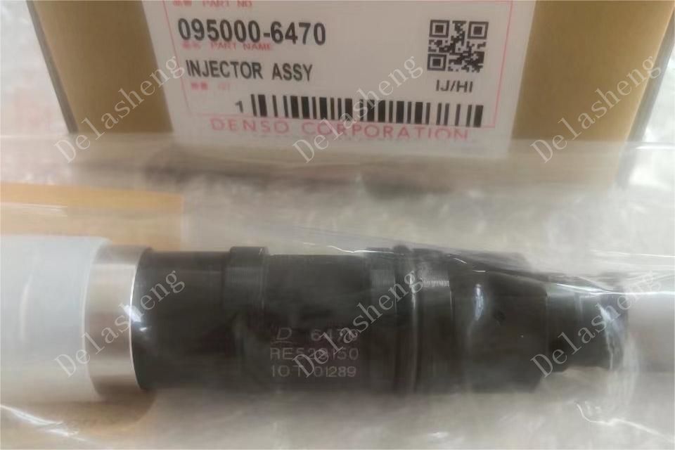 Fuel injector DENSO 095000-6470 / RE529171